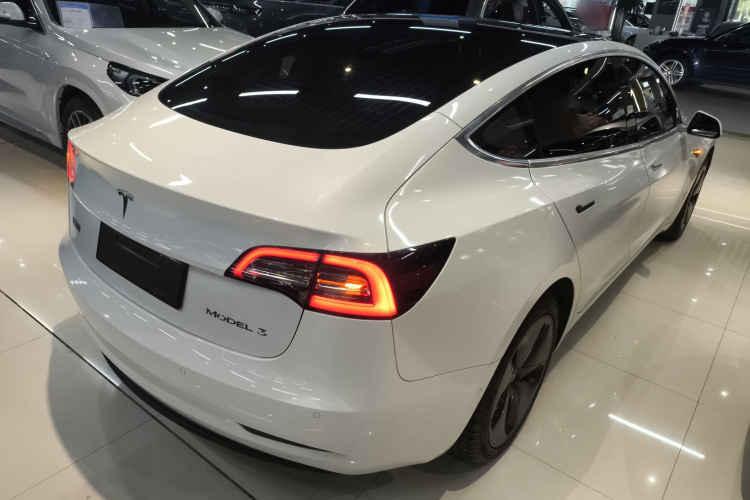 特斯拉 Model 3 2020款 标准续航后驱升级版车身外观7