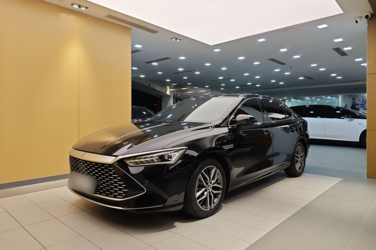 比亚迪 秦PLUS 2021款 DM-i 55KM 旗舰型车身外观1