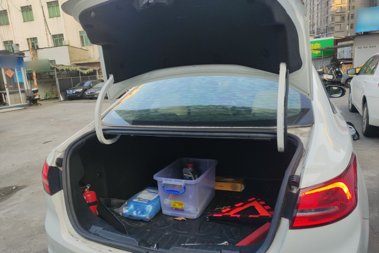 福特 福睿斯 2015款 1.5L 手动时尚型局部细节23