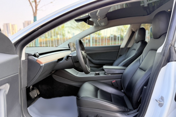 特斯拉 Model 3 2019款 标准续航后驱升级版中控内饰7002