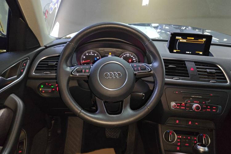 奥迪Q3 2018款 30周年年型 30 TFSI 时尚型局部细节13