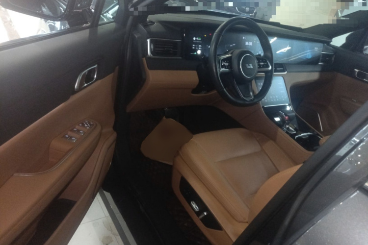 理想汽车 理想ONE 2021款 增程6座版中控内饰7003