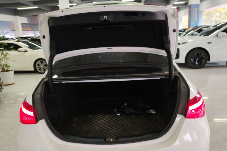 奔驰C级 2023款 改款 C 260 L 运动版机舱底盘23