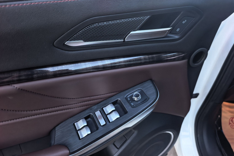 魏牌 VV5 2019款 1.5T 两驱颜先锋中控内饰7009