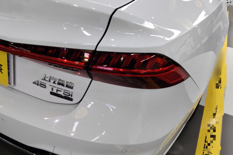 奥迪A7L 2022款 45 TFSI S-line 筑梦新生版车身外观9