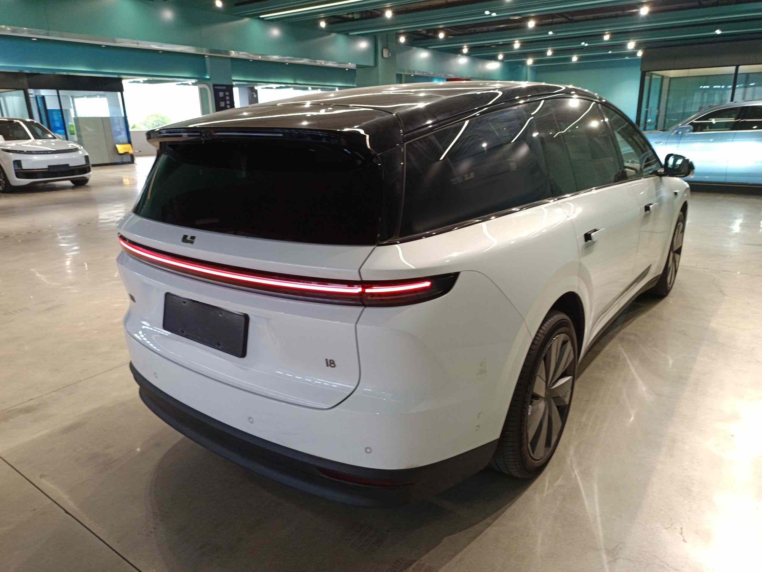 理想汽车 理想i8 2025款 标准版(4)
