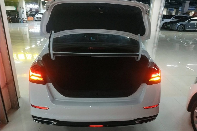 吉利汽车 帝豪 2021款 UP 1.5L CVT舒适型机舱底盘23