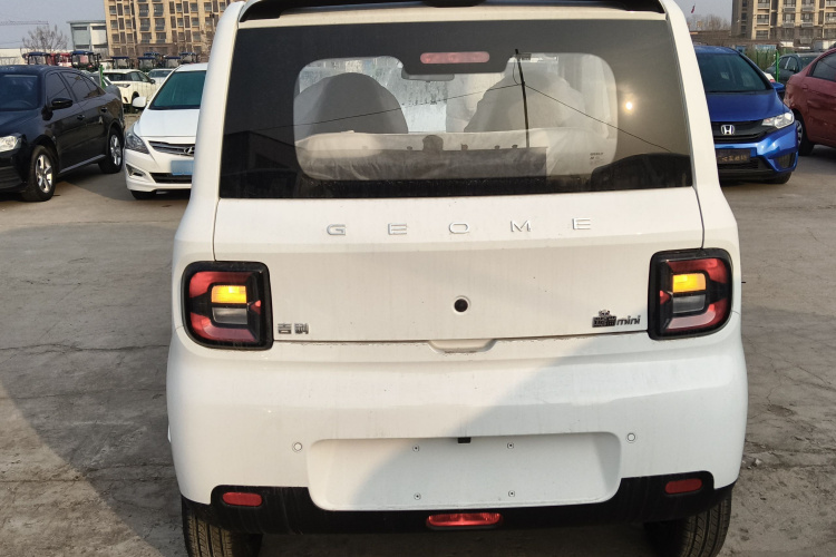 吉利银河 熊猫 2025款 210km 元气熊车身外观6