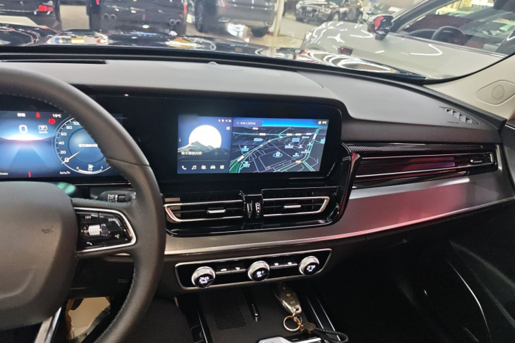 红旗HS5 2023款 2.0T 四驱旗享Pro版中控内饰12