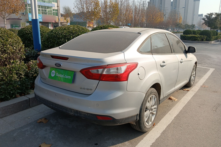 福特 福克斯 2012款 三厢 1.6L 自动舒适型车身外观7