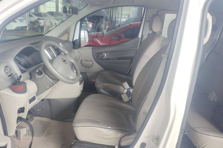 日产NV200 2016款 改款 1.6L CVT尊享型局部细节19