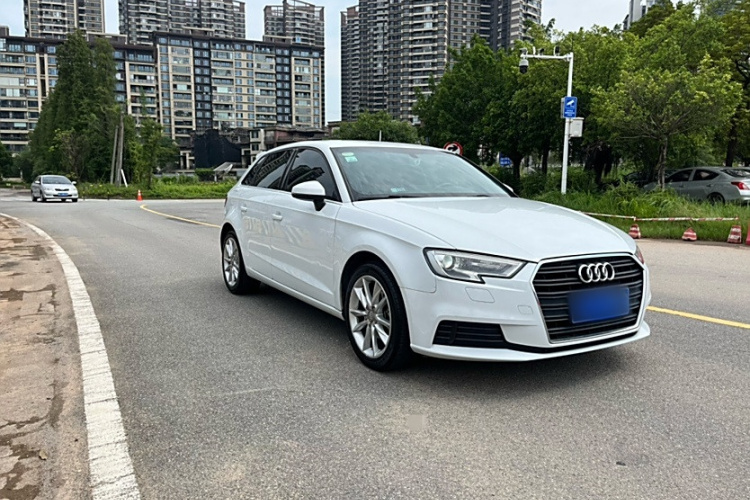 奥迪A3 2018款 30周年年型 Sportback 35 TFSI 进取型车身外观6010