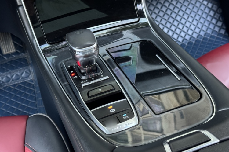 广汽传祺 传祺GS4 PLUS 2021款 270T 自动星辰版中控内饰7002