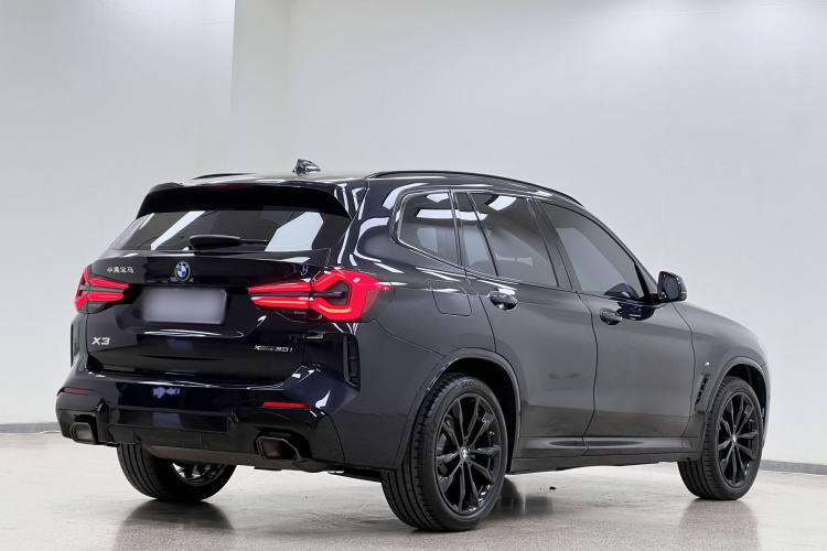 宝马X3 2022款 改款二 xDrive30i 尊享型 M曜夜套装车身外观6004
