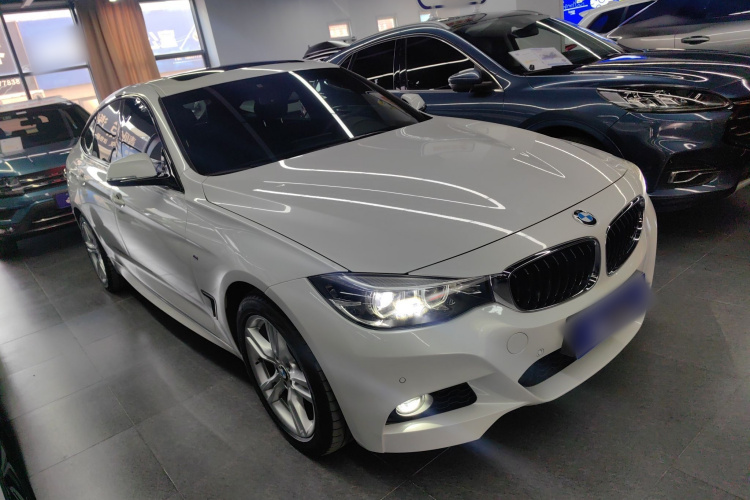 宝马3系GT 2019款 320i M运动套装车身外观6002