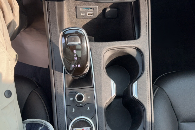 凯迪拉克XT4 2018款 28T 两驱领先型局部细节18