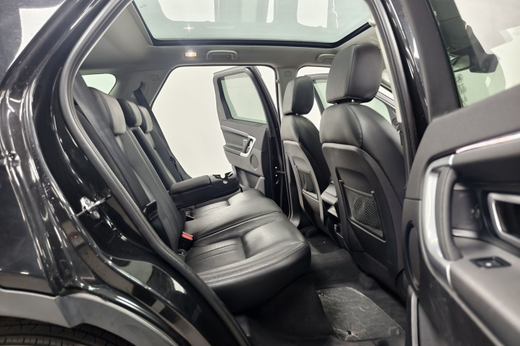 路虎 发现神行 2019款 240PS SE版 国VI中控内饰7003