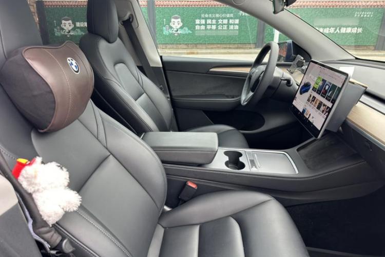 特斯拉 Model Y 2021款 标准续航后驱版中控内饰7007