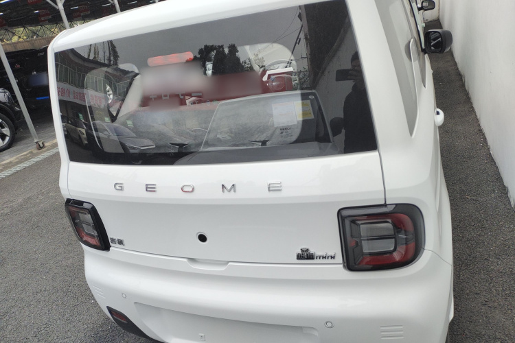 吉利银河 2024款 熊猫mini 200km 耐力熊车身外观6