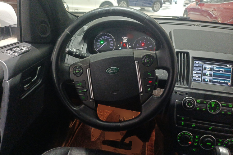 路虎 神行者2 2014款 2.0T Si4 SE汽油版局部细节13