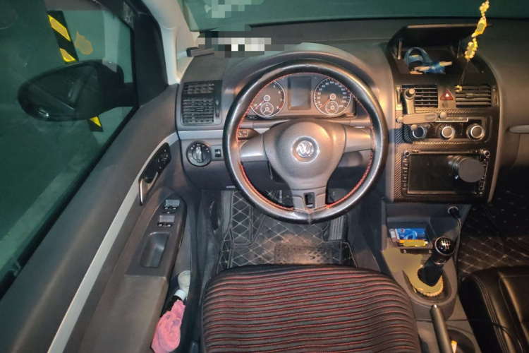 大众 途安 2015款 1.4T 手动风尚版5座中控内饰13