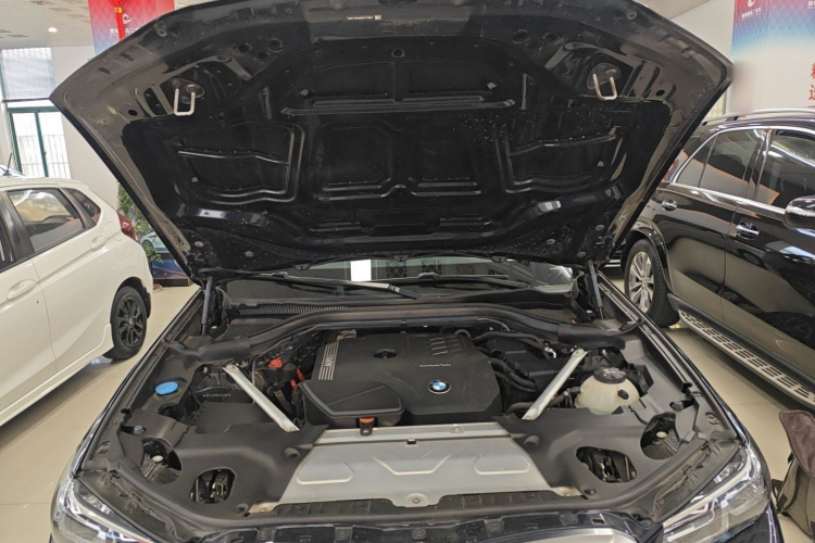 宝马X3 2022款 改款 xDrive25i M运动套装机舱底盘24