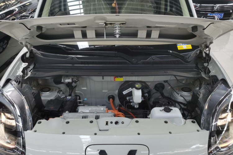 五菱汽车 宏光MINIEV 2025款 四门版 进阶款机舱底盘24