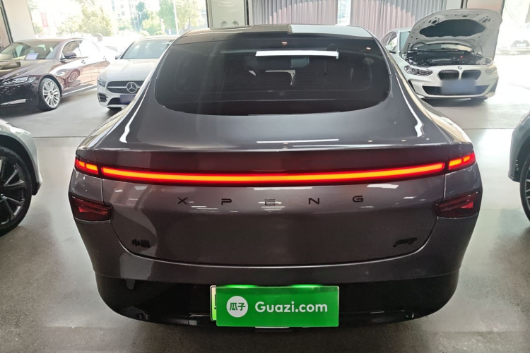 小鹏P7 2020款 586N车身外观6