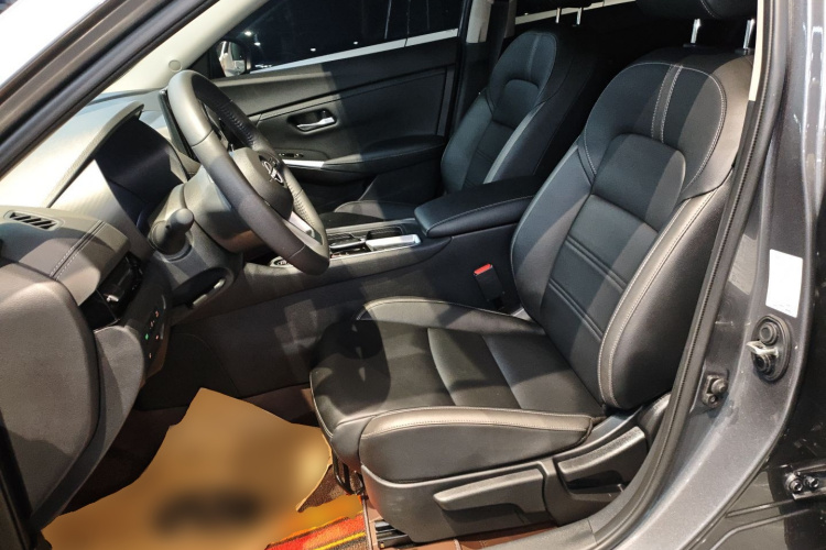 日产 轩逸 2023款 改款 1.6L CVT悦享版中控内饰19