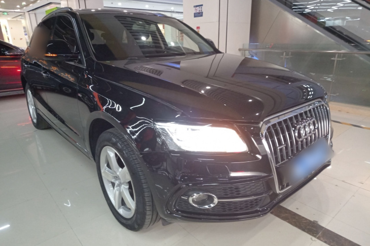 奥迪Q5 2017款 Plus 40 TFSI 进取型车身外观3