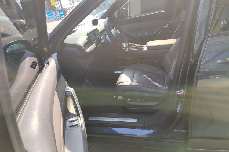 蔚来ES7 2022款 75kWh中控内饰19