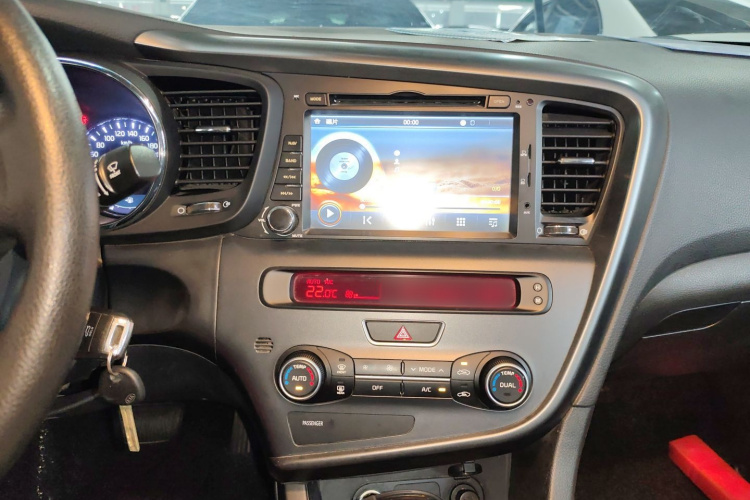 起亚K5 2015款 2.0L 自动GLS局部细节16