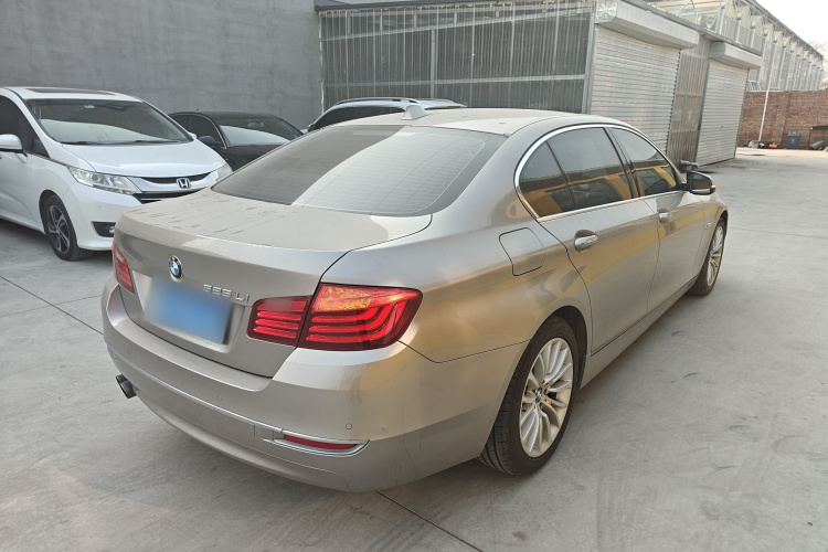 宝马5系 2014款 525Li 豪华设计套装车身外观6003