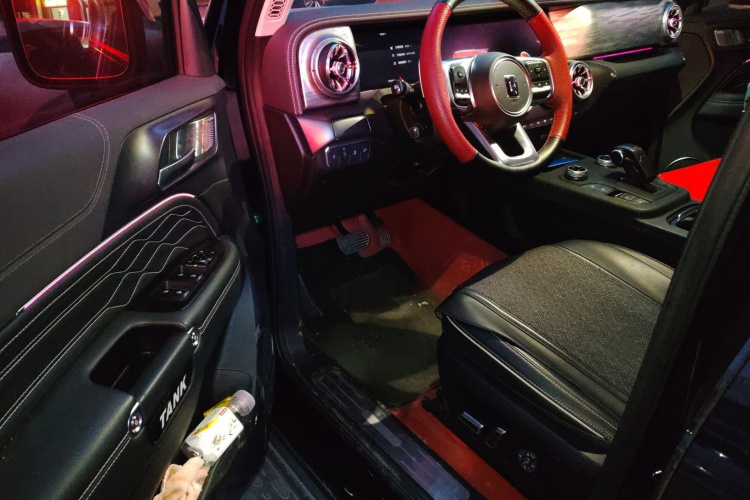 坦克300 2024款 2.0T 征服者中控内饰20