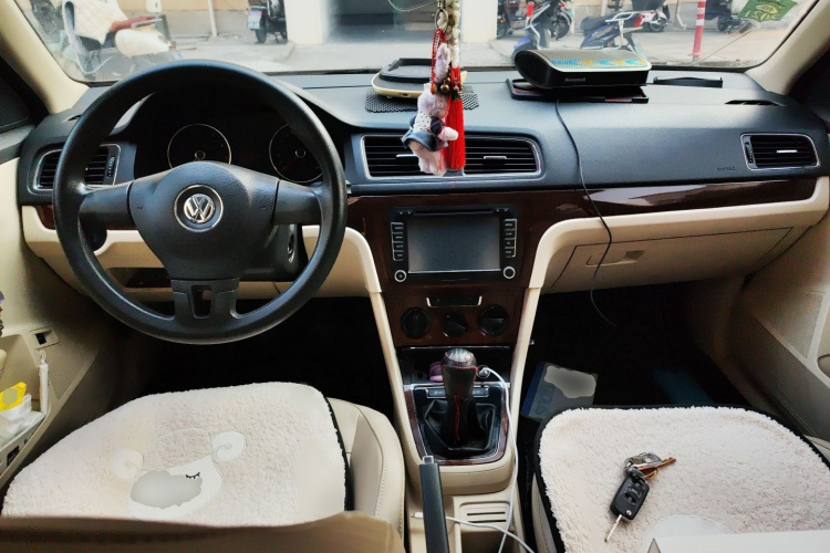 大众 朗逸 2013款 改款经典 1.6L 手动舒适版中控内饰7002