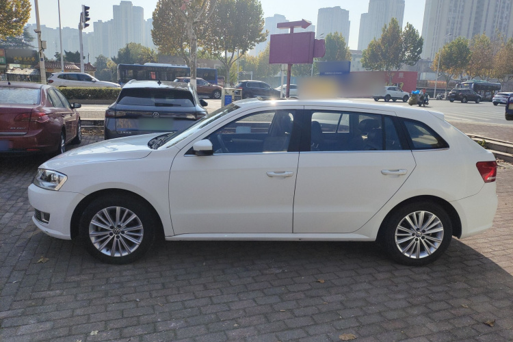 大众 朗行 2013款 1.6L 手动舒适型车身外观4