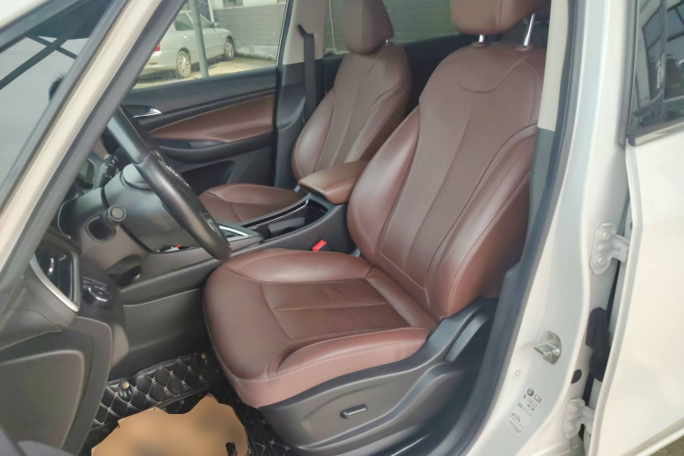 别克GL6 2019款 18T 6座互联尊贵型 国V局部细节19