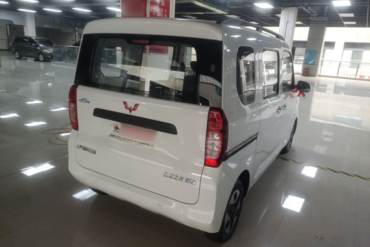 五菱汽车 五菱之光新能源 2025款 201km 舒适型车身外观7