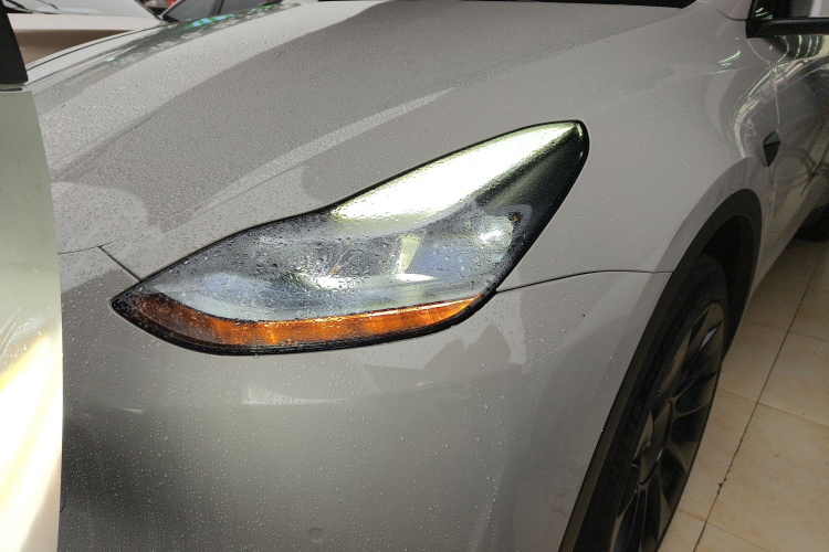 特斯拉 Model Y 2022款 长续航全轮驱动版局部细节36