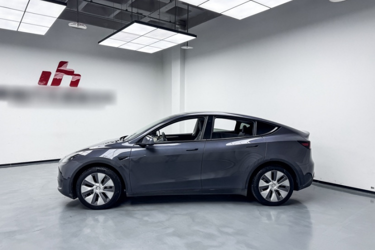特斯拉 Model Y 2022款 改款 后轮驱动版车身外观6004