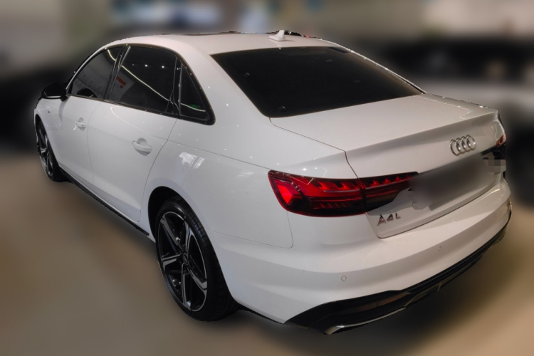 奥迪A4L 2024款 40 TFSI 豪华动感型车身外观5