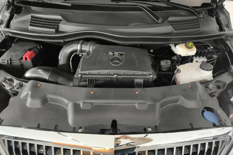 奔驰 威霆 2021款 2.0T 精英版 7座局部细节24