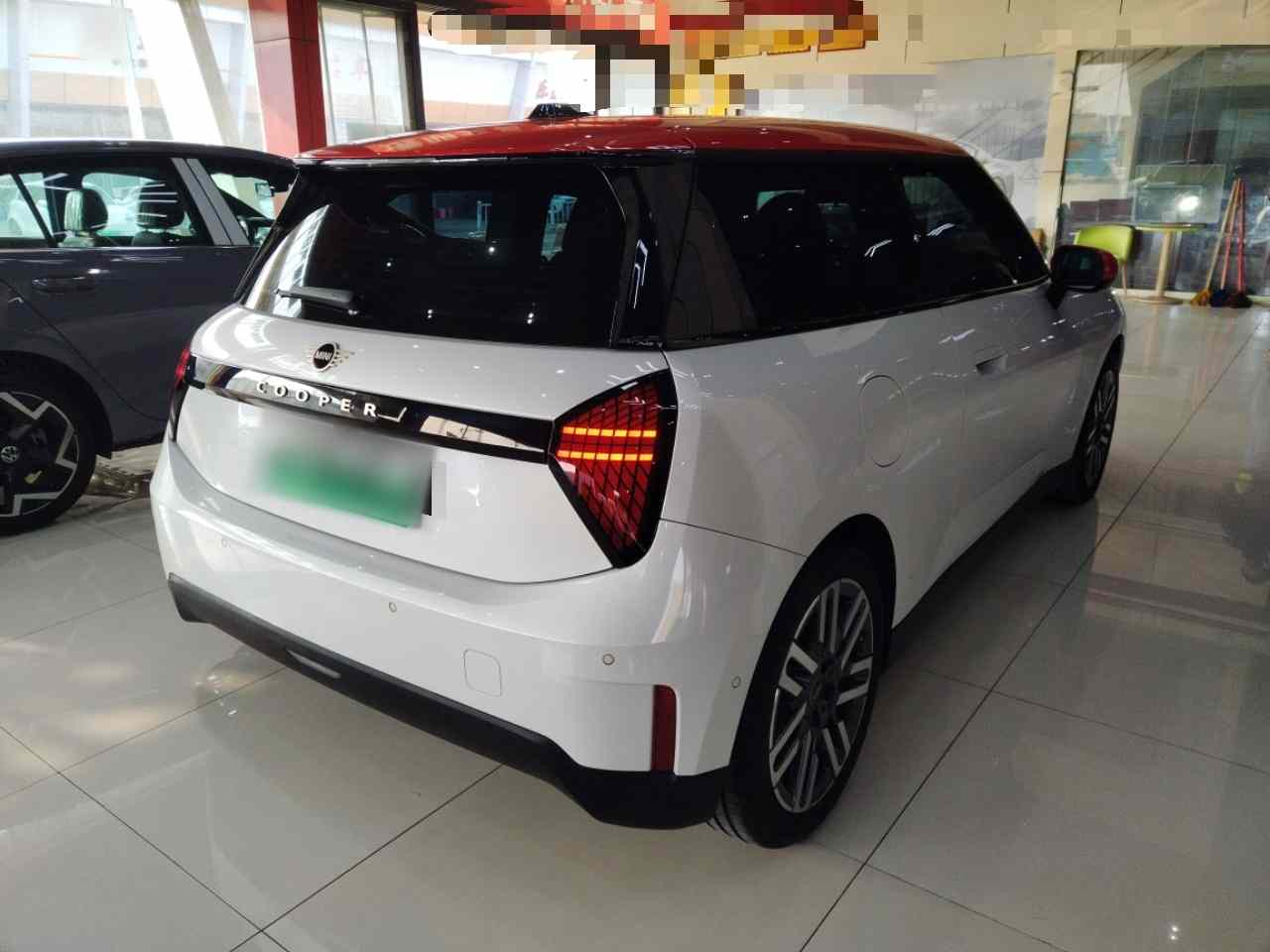 电动MINI COOPER 2024款 456km COOPER E 经典派(4)