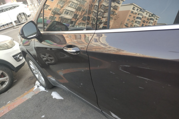 别克 昂科威 2020款 20T 两驱精英型车身外观4