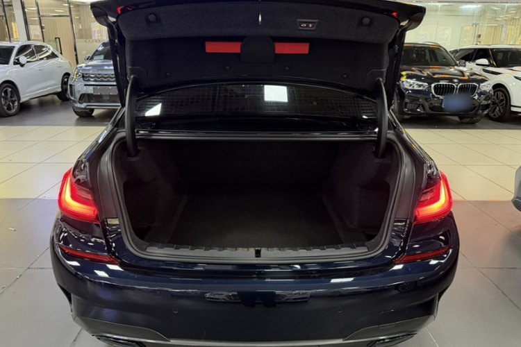 宝马3系 2021款 改款 325Li M运动曜夜套装局部细节23