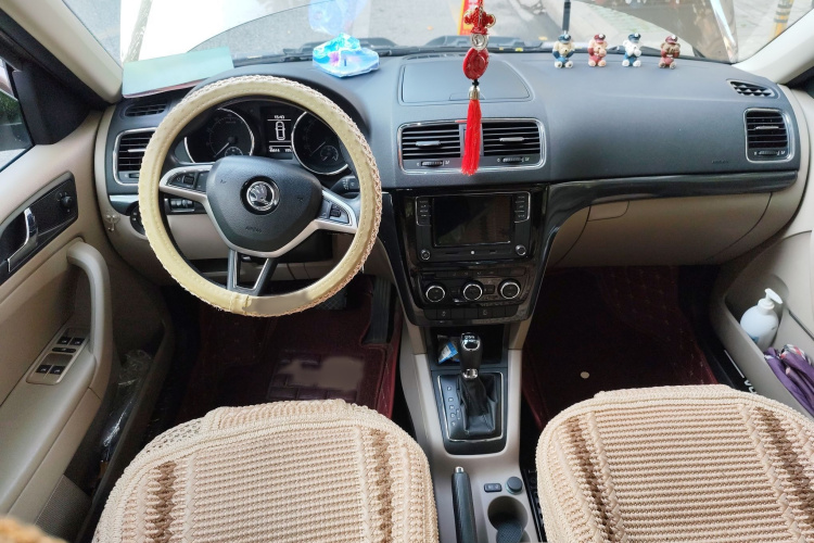 斯柯达 Yeti 2016款 1.4TSI DSG创行版中控内饰7002