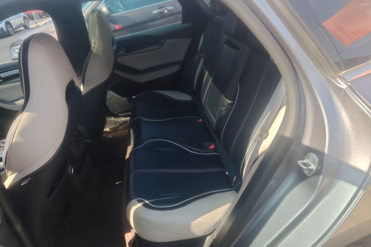 比亚迪 秦PLUS 2021款 DM-i 55KM 旗舰型中控内饰21