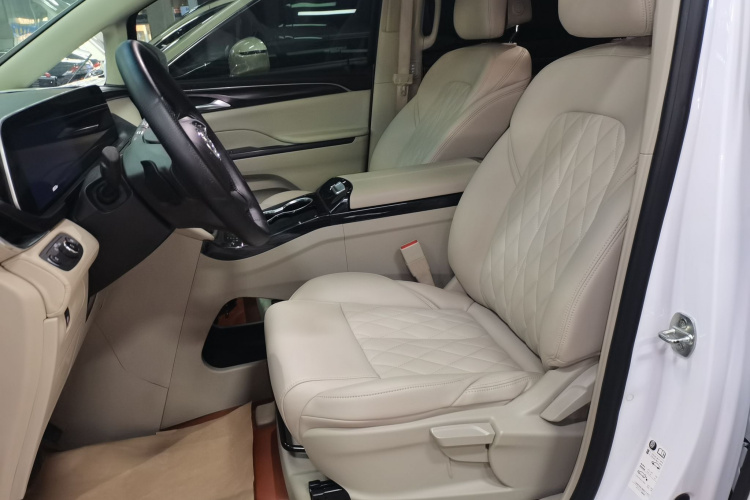 别克GL8 2022款 ES陆尊 653T 舒适型中控内饰19