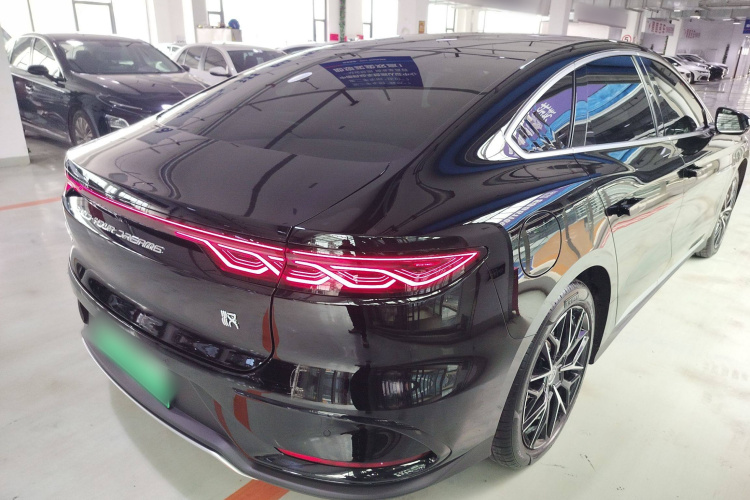 比亚迪 汉 2025款 DM-i 125KM尊贵型车身外观6005