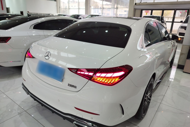奔驰C级 2023款 C 260 L 运动版车身外观7